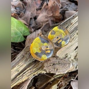 Bee and honeycomb summer/spring themed plugs/gauges 1” 25mm
